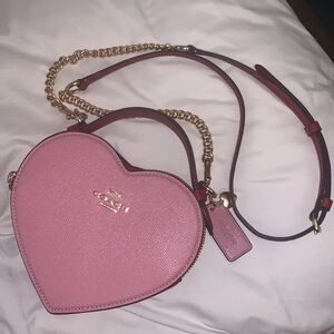 Coach Pink Heart shaped crossbody like new condition ❤️ 🩷 bag Valentines Day